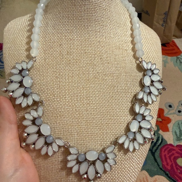 Jewelry - Elegant White and‎ Silver Floral Necklace